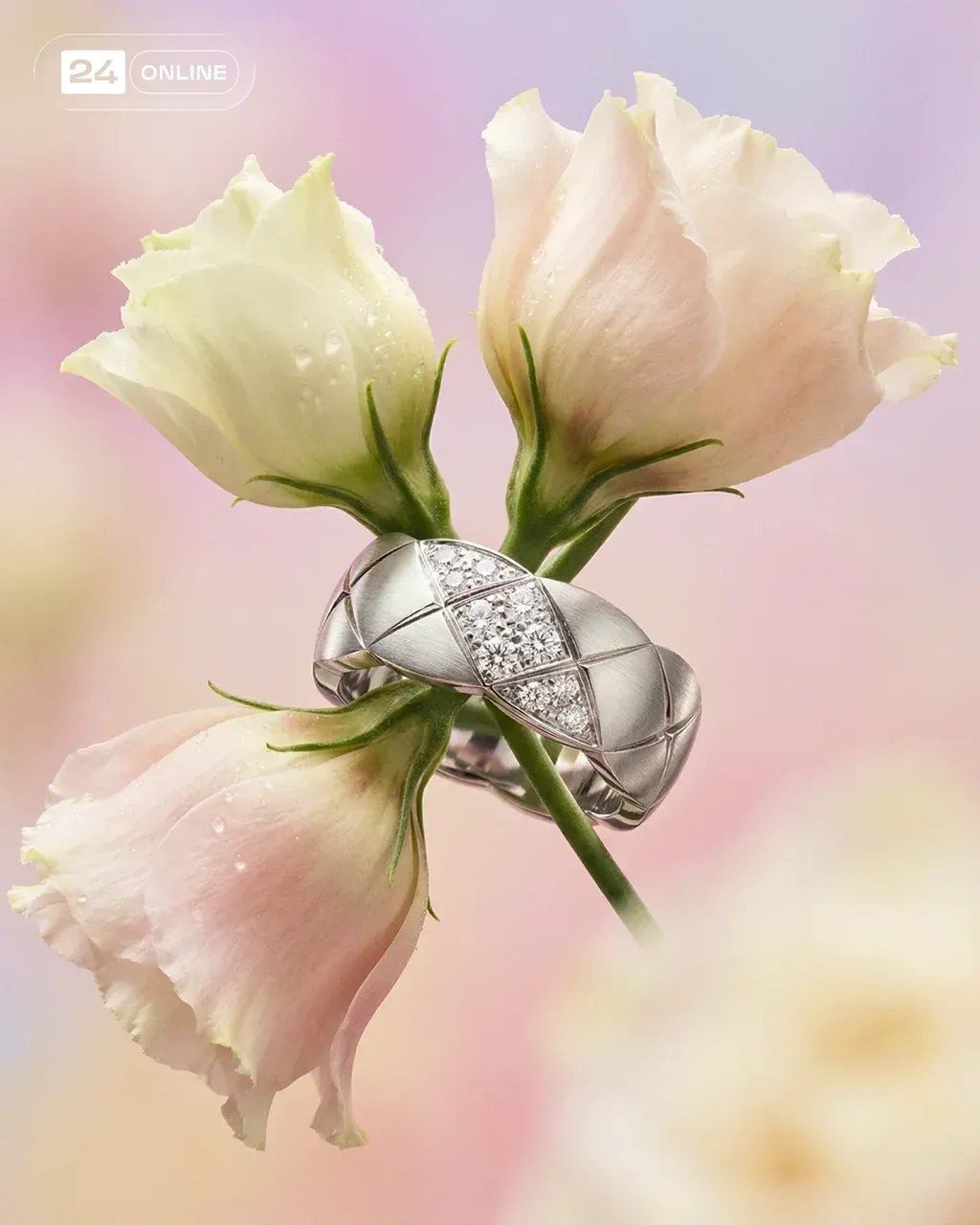 Hyper-realistic macro product photo of a wide white gold quilted